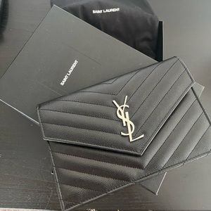 WORN ONCE Authentic YSL Matelassé Envelope Chain Wallet In Grain De Poudre